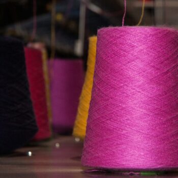 Jaké materiály používáme při pletení ponožek?